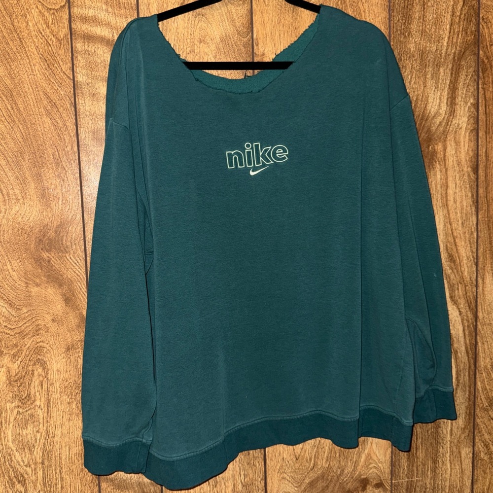 Nike Sportswear Essential Fleece Crewneck Green DC0661-300 Womens XL Cut Neck